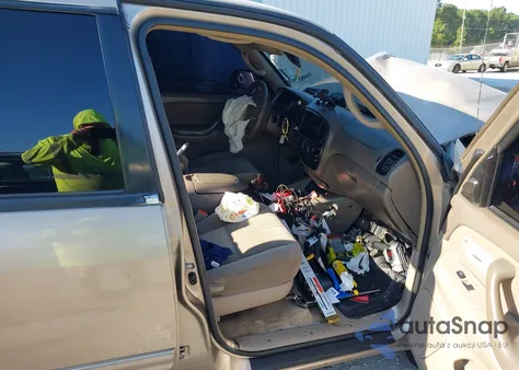 2005 Toyota Tundra Sr5 V8 z USA, uszkodzony, nr VIN 5TBET34155S497965